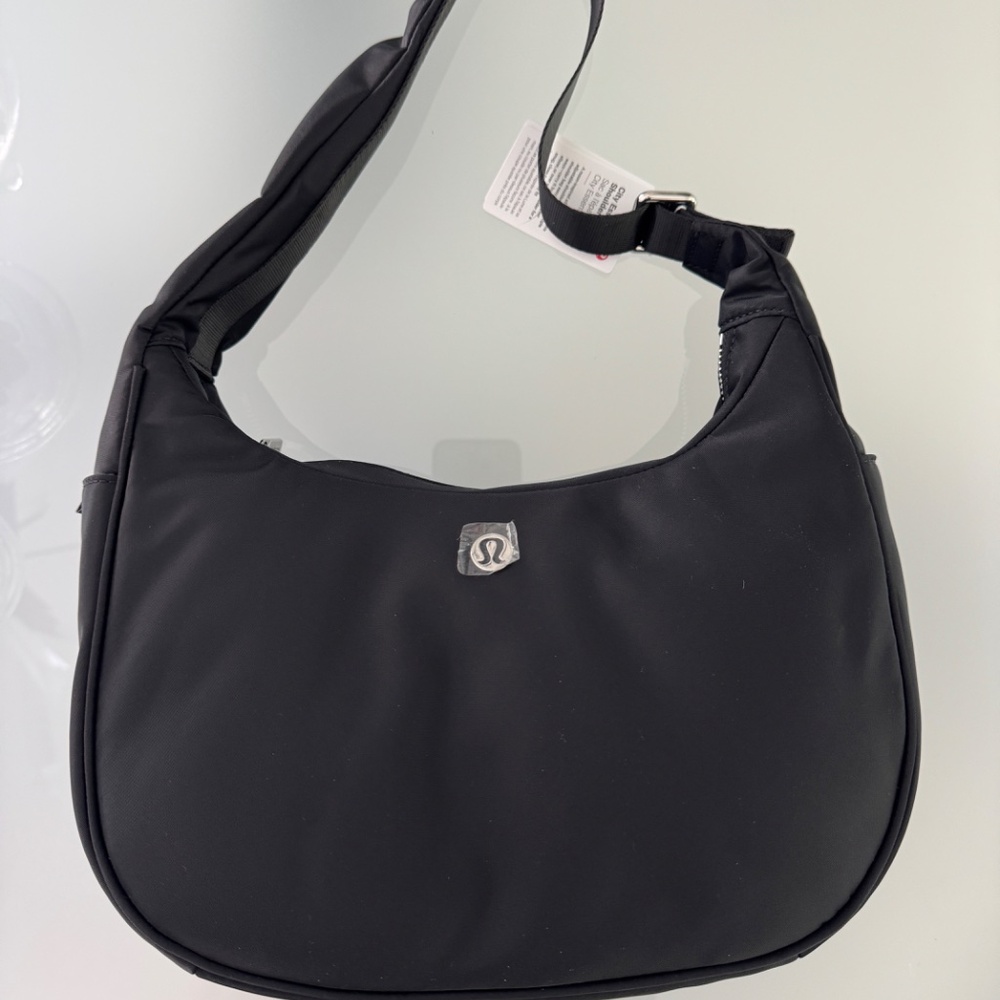 Lululemon Black City Essentials Shoulder Bag~NWT